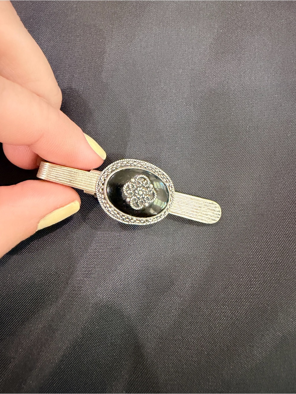 Vintage-Inspired Silver and Black Oval tie clip